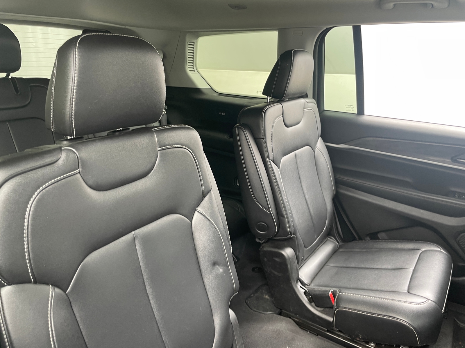 Thumbnail: 2023 Jeep Grand Cherokee L - 5