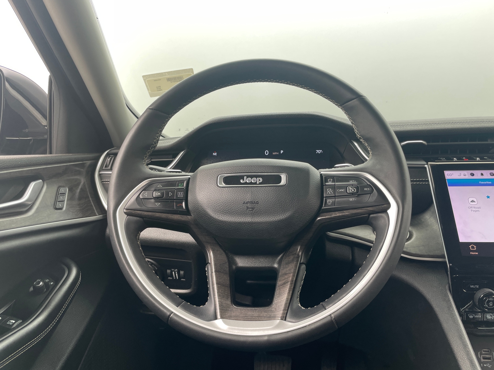 Thumbnail: 2023 Jeep Grand Cherokee L - 4