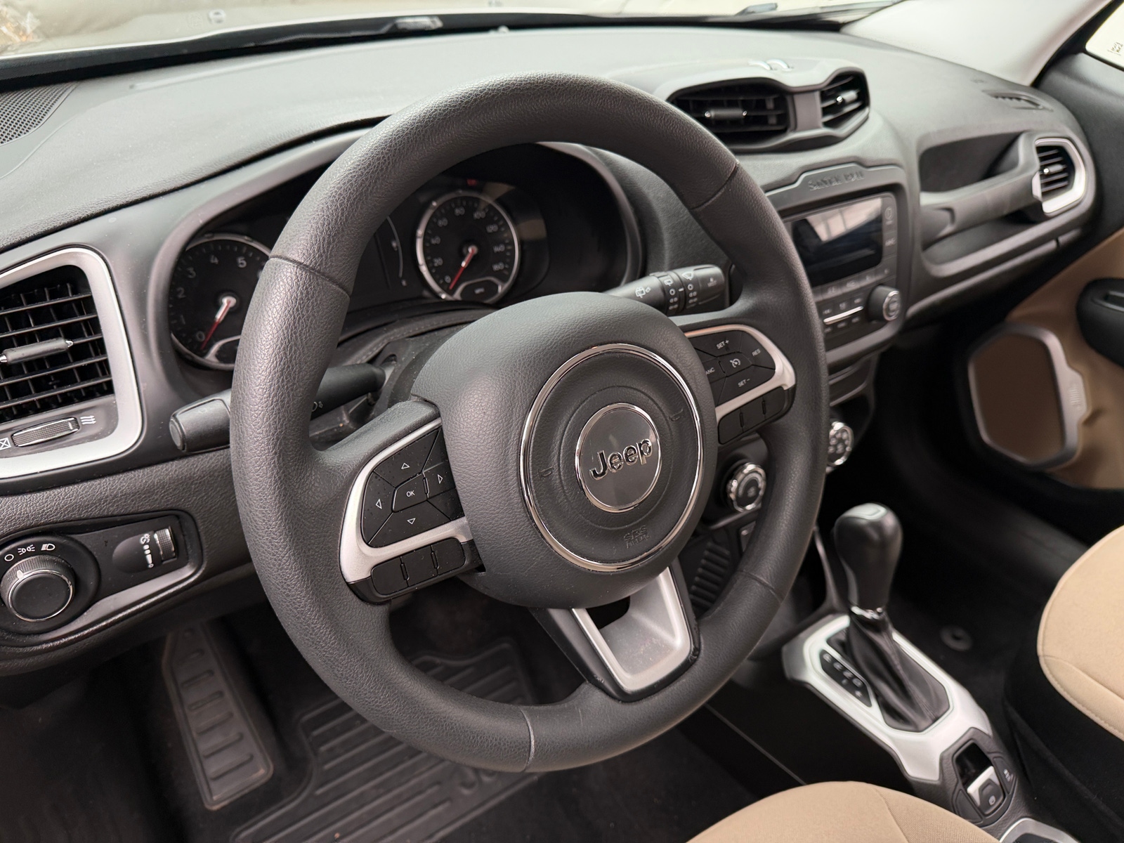 Thumbnail: 2016 Jeep Renegade - 5