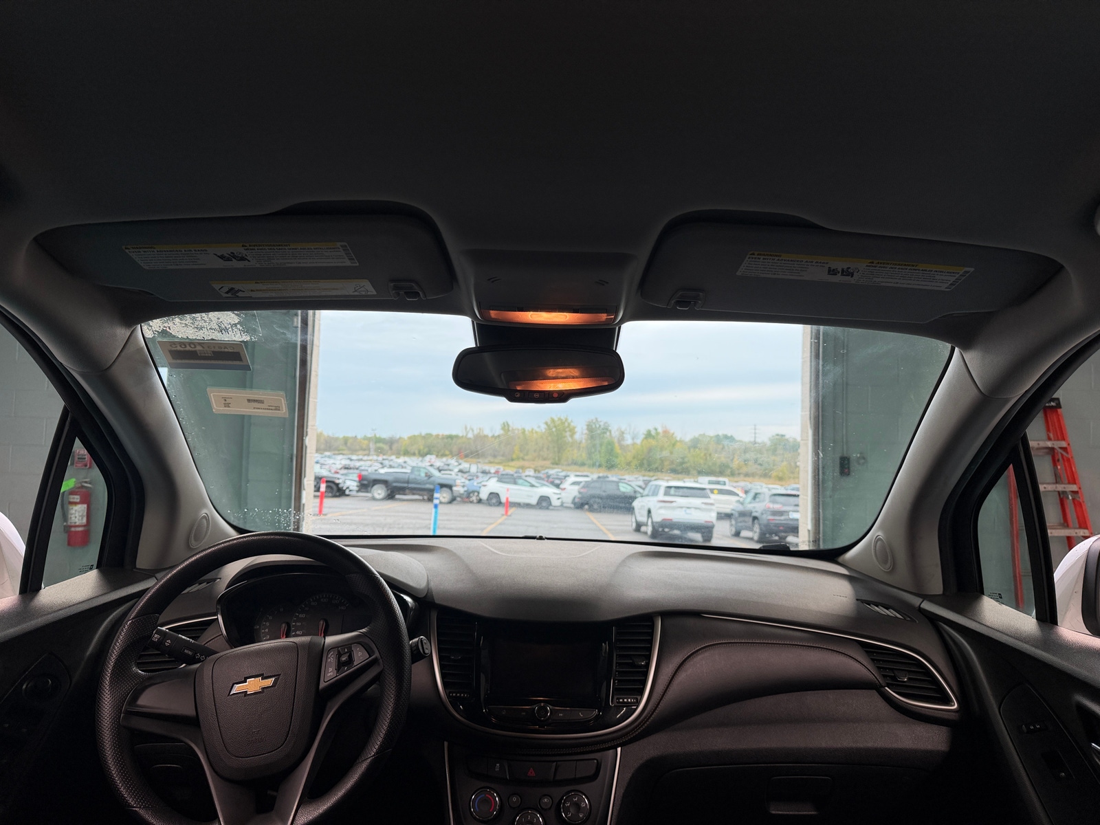 Thumbnail: 2018 Chevrolet Trax - 3