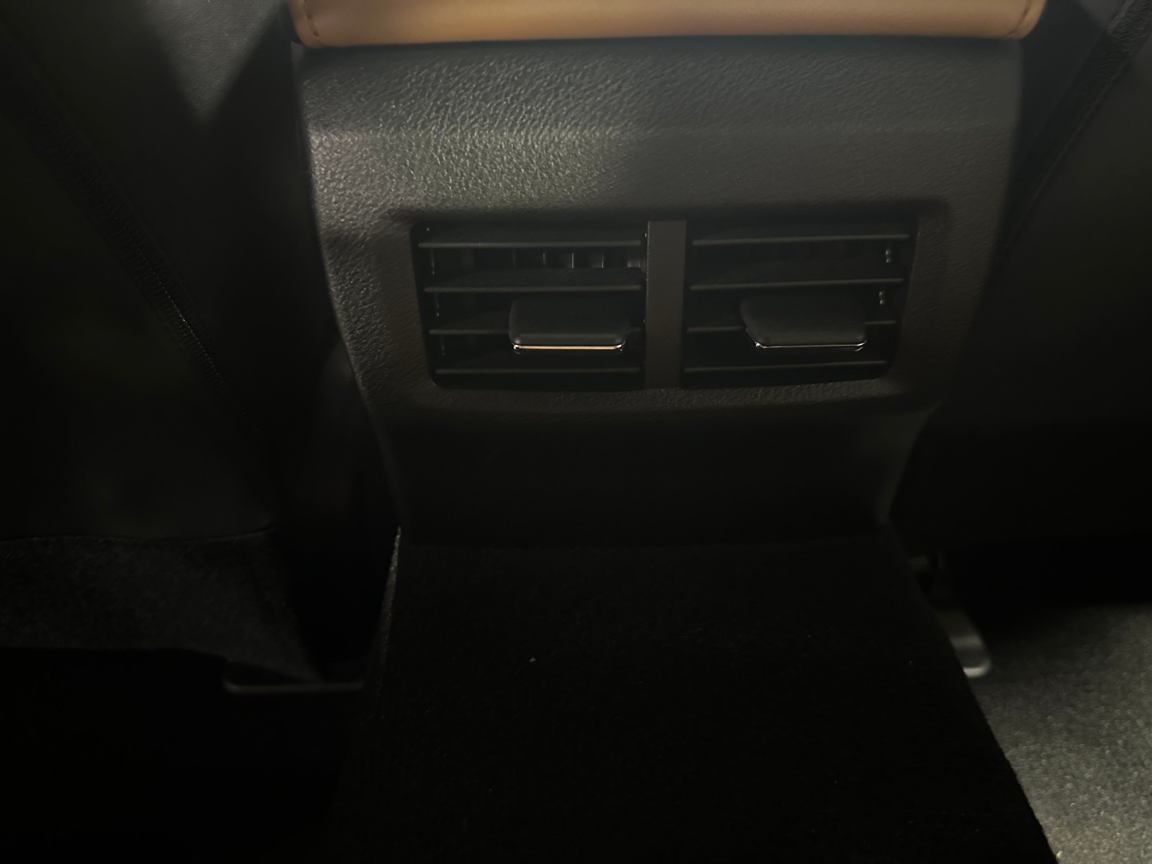 2024 Lexus IS 300 - Photo 4