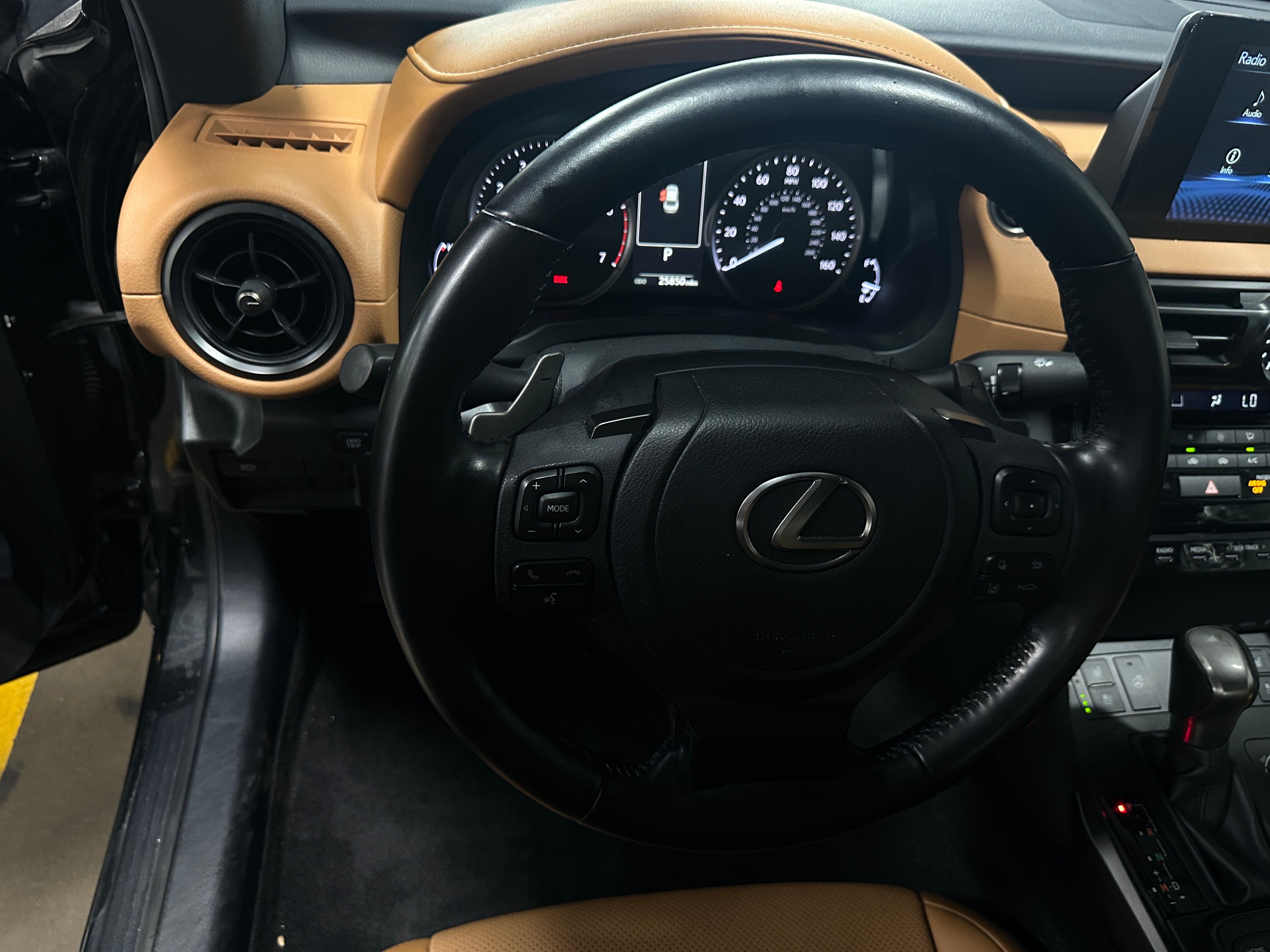 2024 Lexus IS 300 - Photo 6