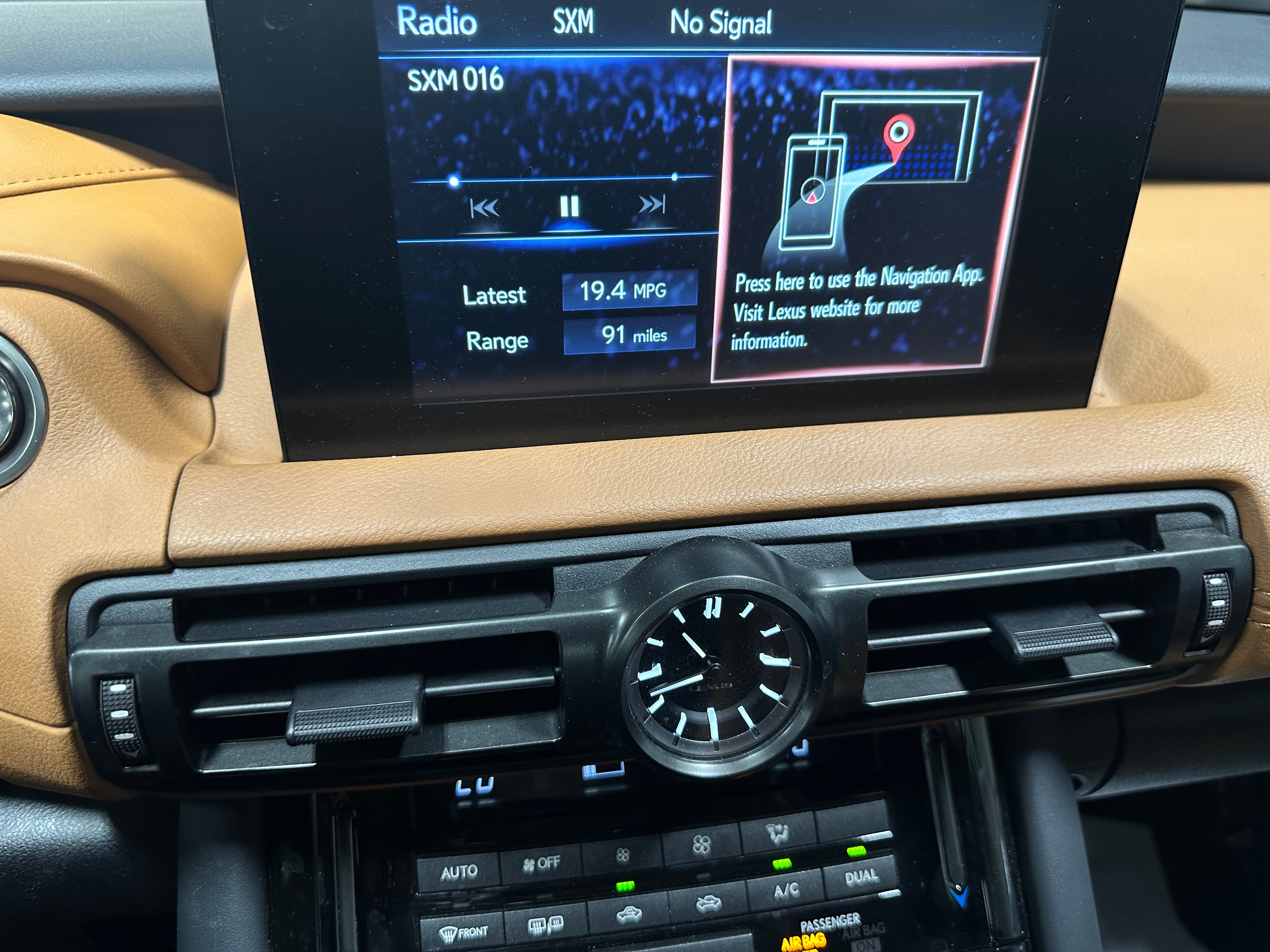 2024 Lexus IS 300 - Photo 12