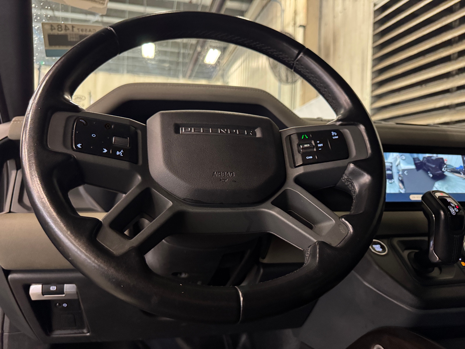 Thumbnail: 2021 Land Rover Defender - 4