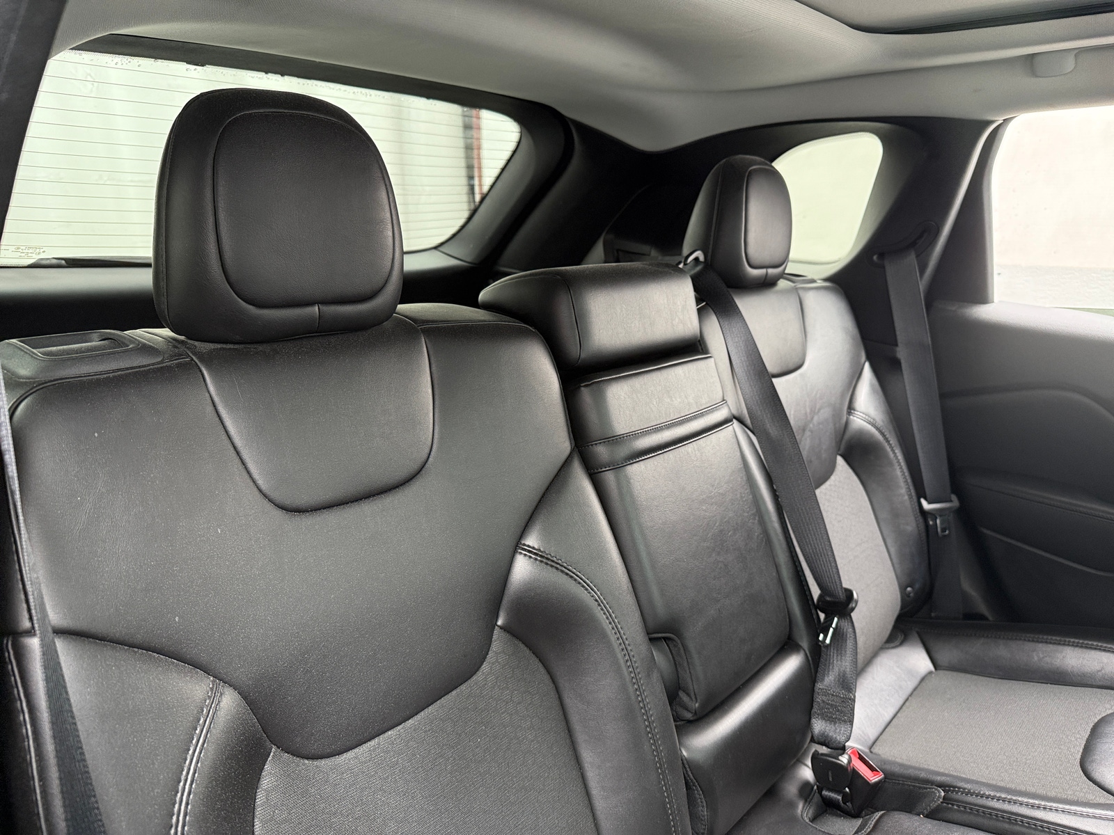 Thumbnail: 2019 Jeep Cherokee - 6