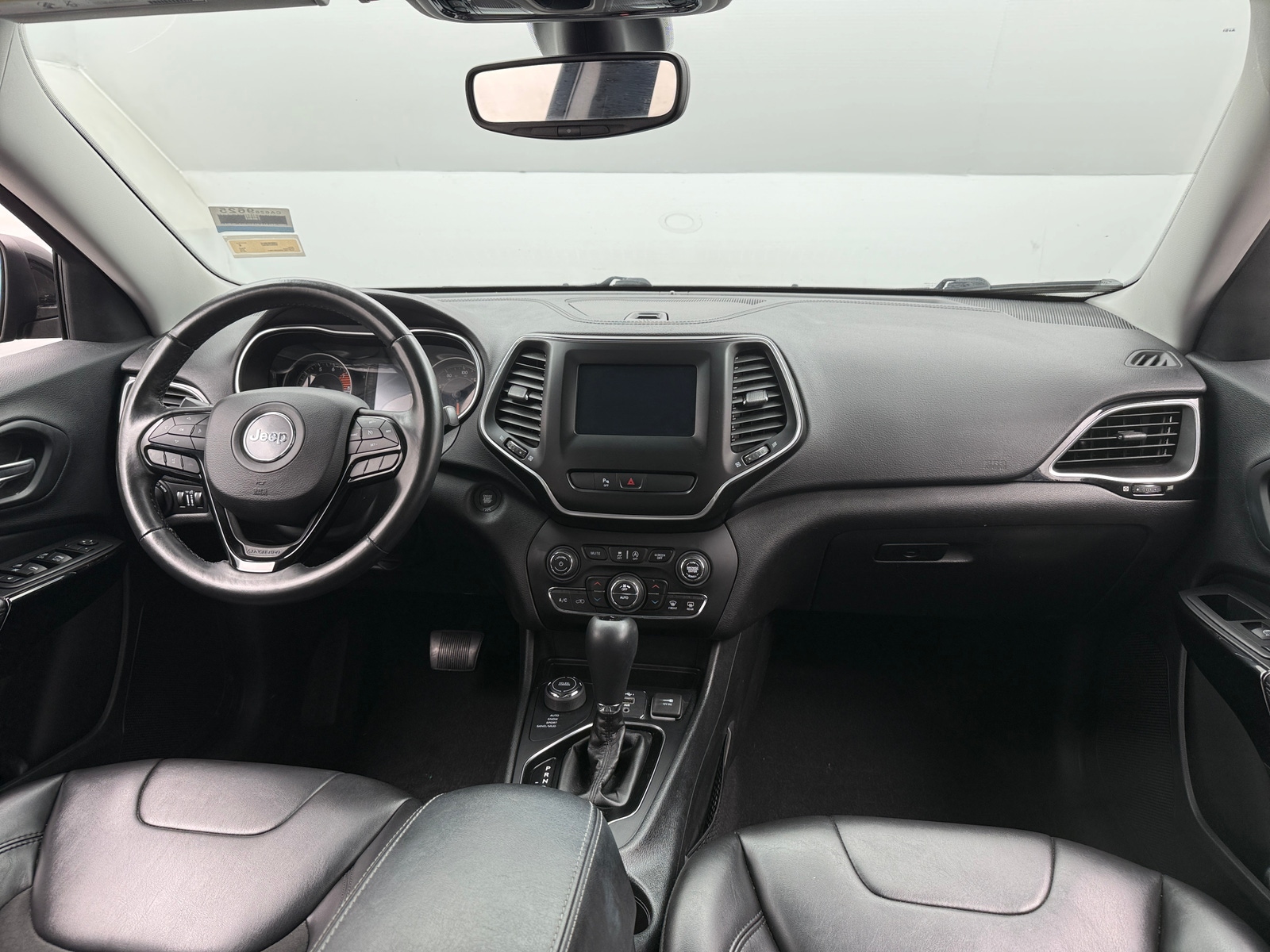 Thumbnail: 2019 Jeep Cherokee - 3
