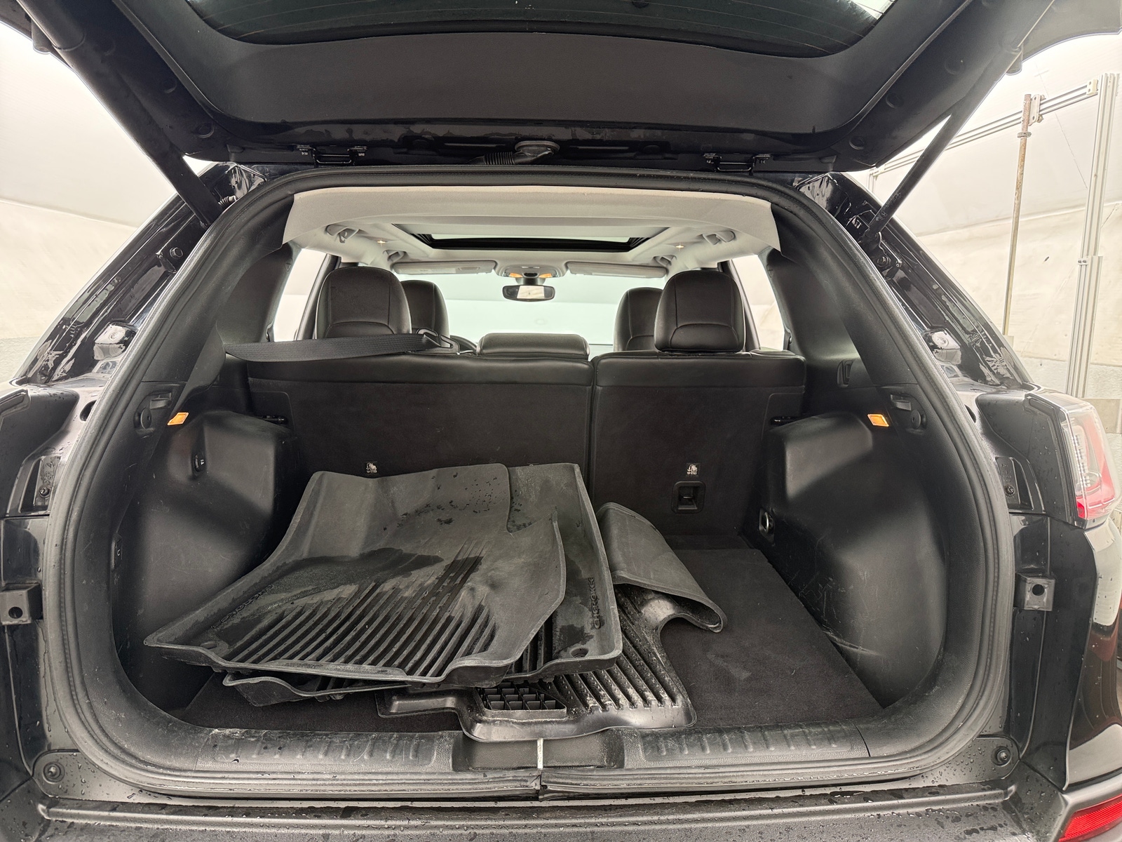 Thumbnail: 2019 Jeep Cherokee - 7