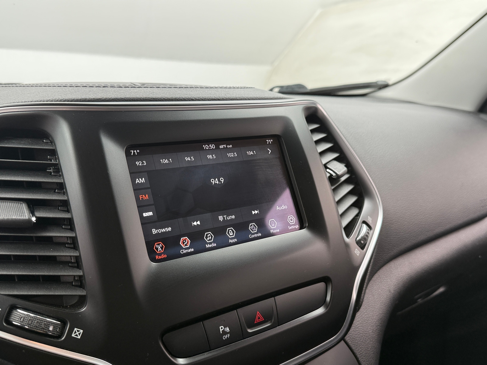 Thumbnail: 2019 Jeep Cherokee - 4
