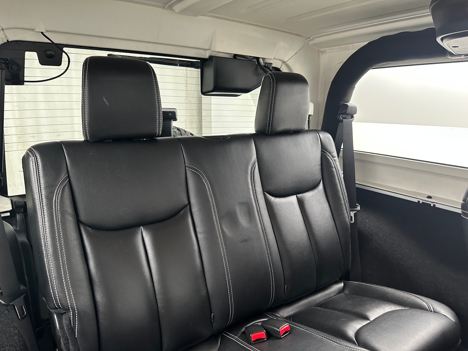 Thumbnail: 2015 Jeep Wrangler - 6