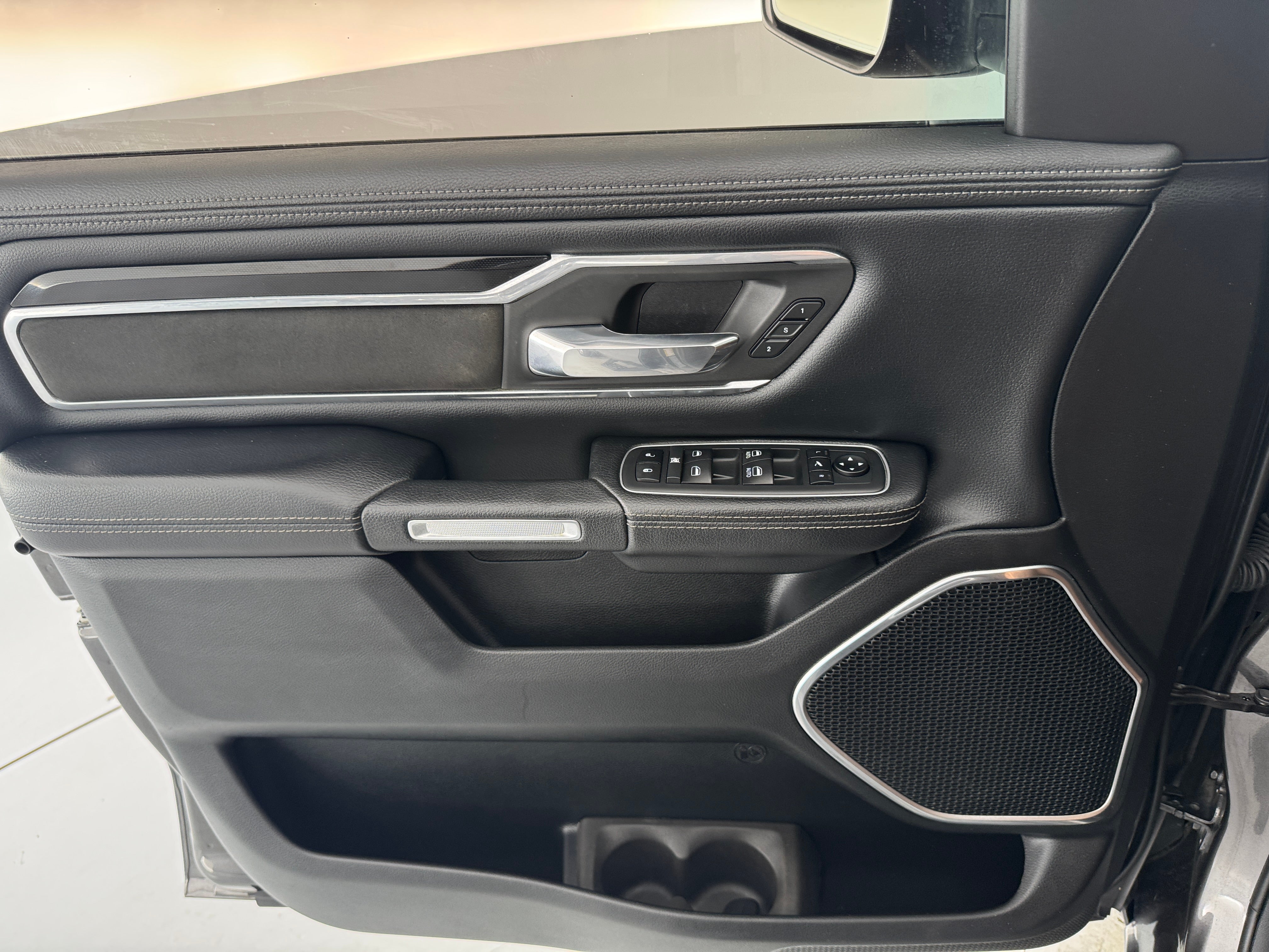 2021 RAM Ram 1500 Pickup Laramie - Photo 2