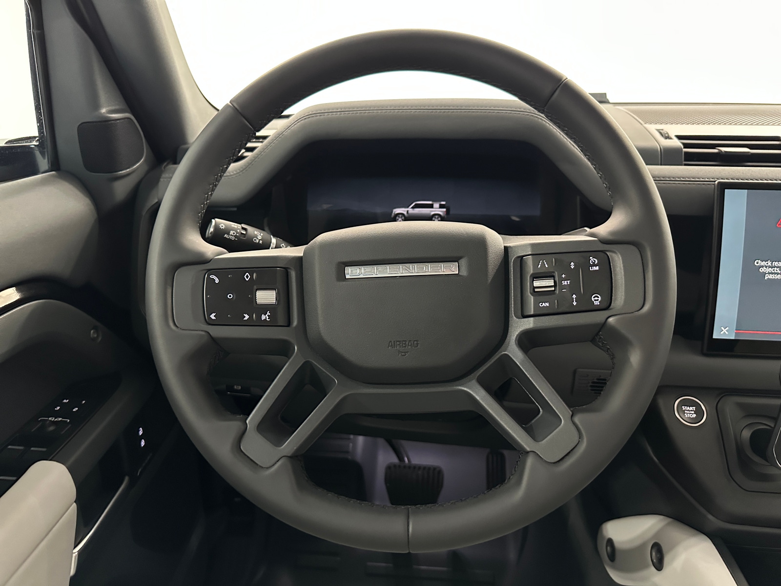 Thumbnail: 2025 Land Rover Defender - 4