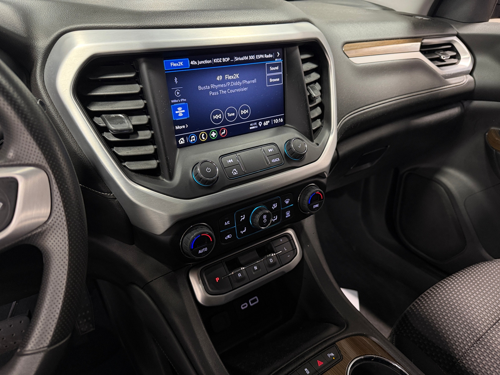 Thumbnail: 2023 GMC Acadia - 4