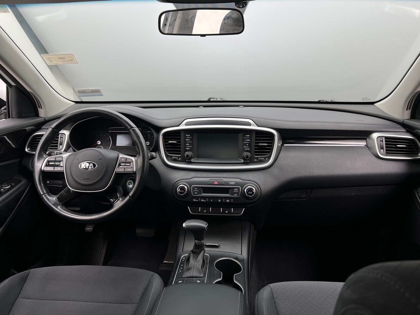 Thumbnail: 2020 Kia Sorento - 3