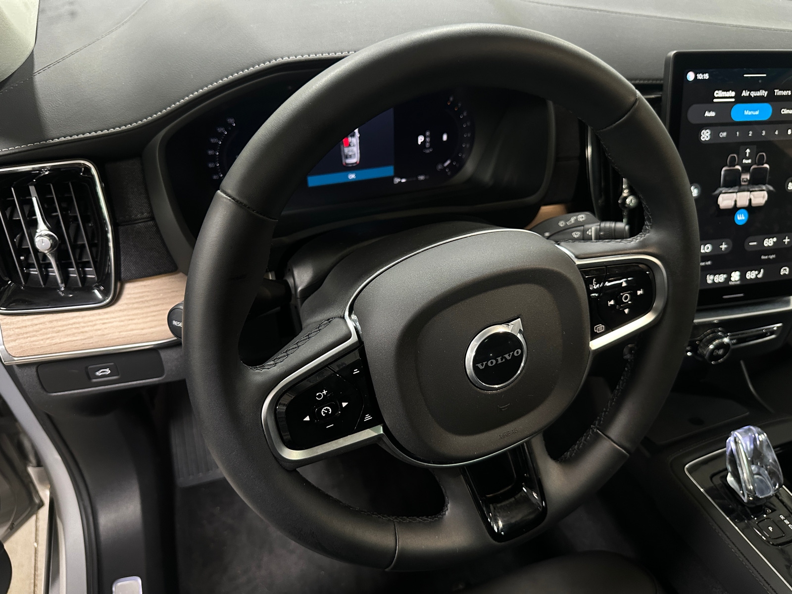 Thumbnail: 2025 Volvo XC90 - 4