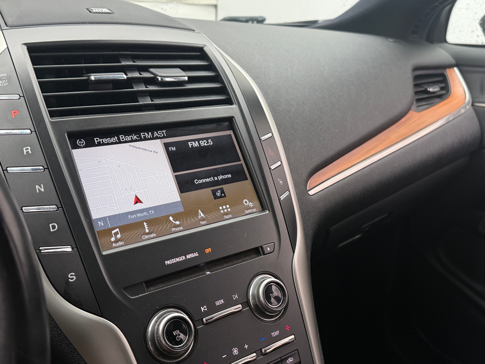 Thumbnail: 2016 Lincoln MKC - 3