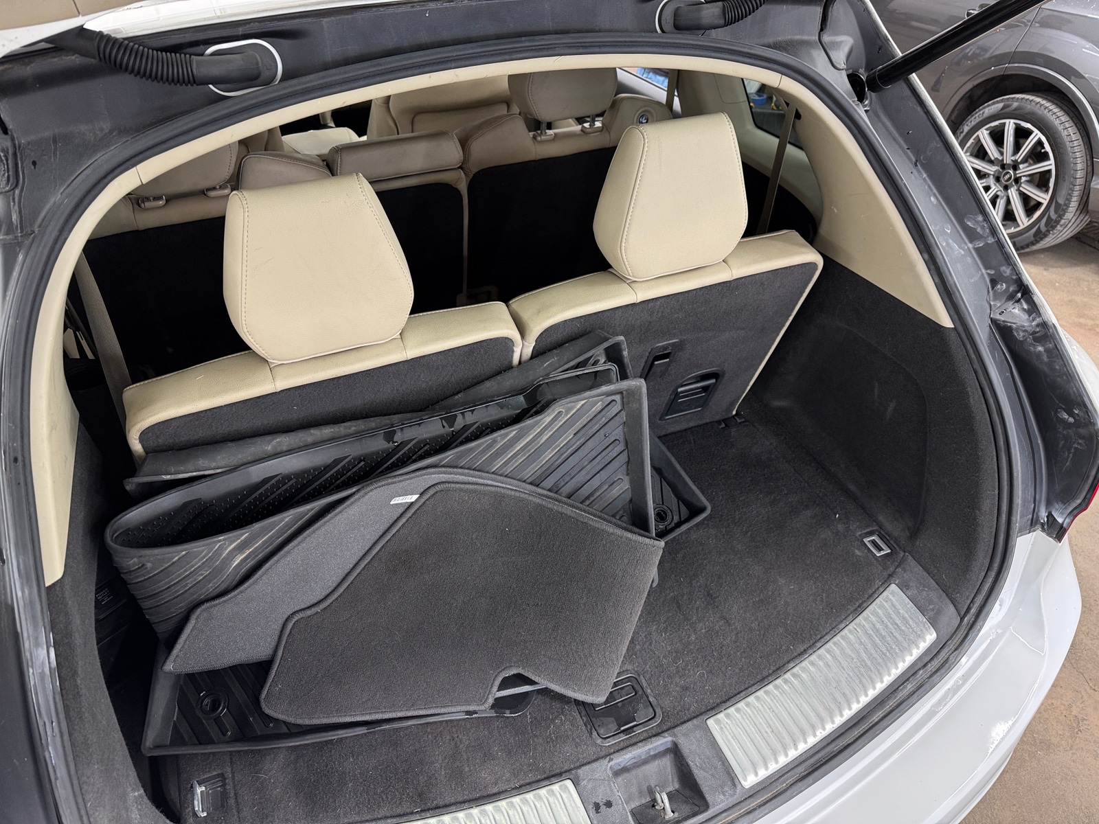 Thumbnail: 2017 Acura MDX - 7