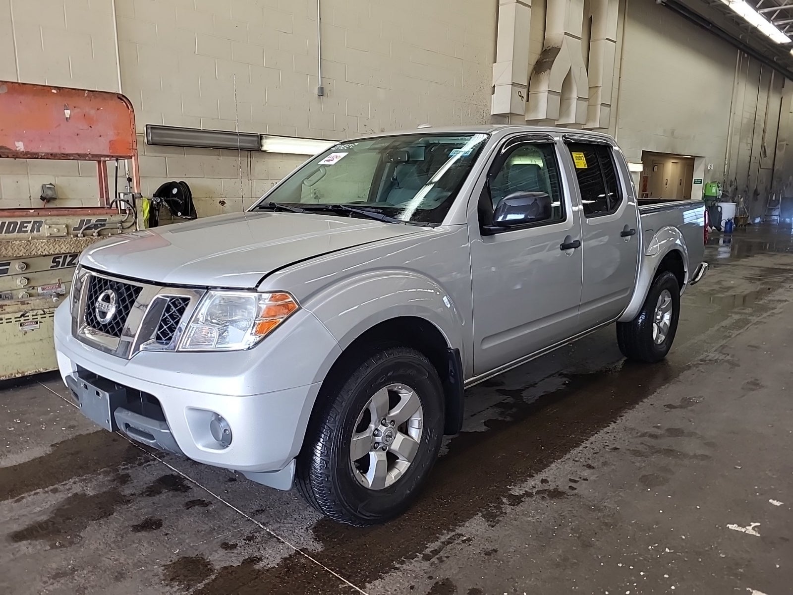 2012 Nissan Frontier 4WD Crew Cab SWB Auto SV