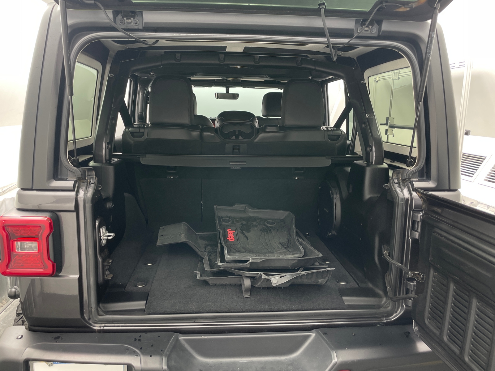 Thumbnail: 2018 Jeep Wrangler - 6