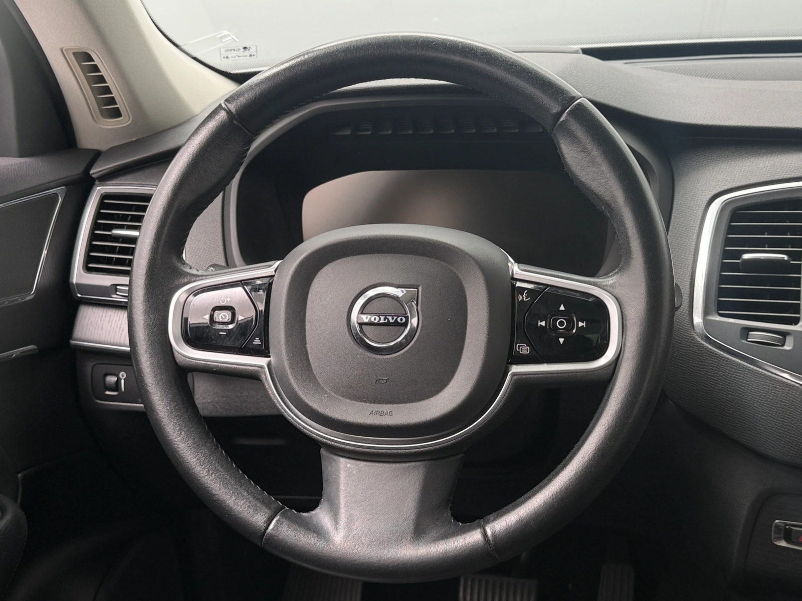Thumbnail: 2020 Volvo XC90 - 4