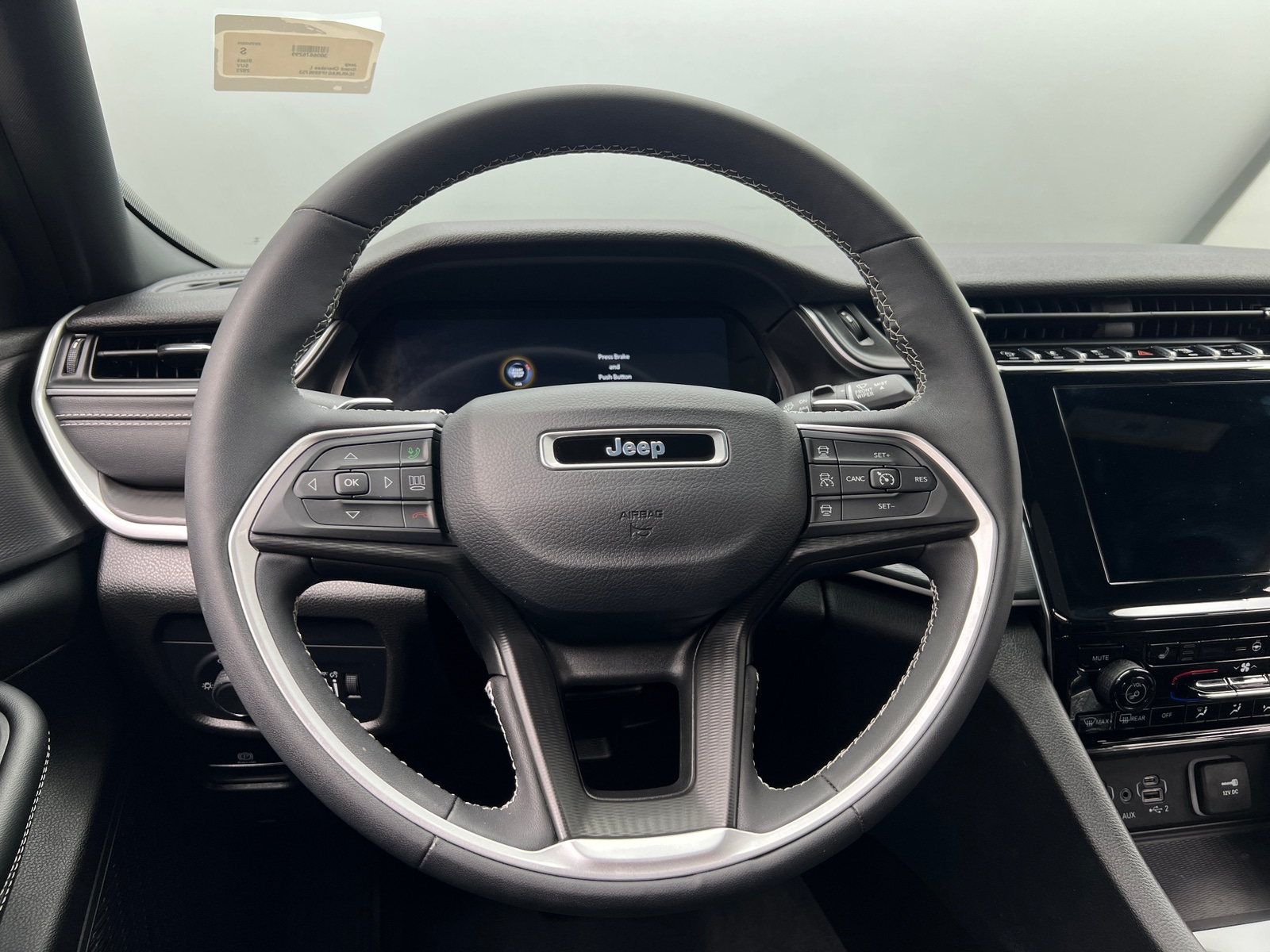 Thumbnail: 2023 Jeep Grand Cherokee L - 4