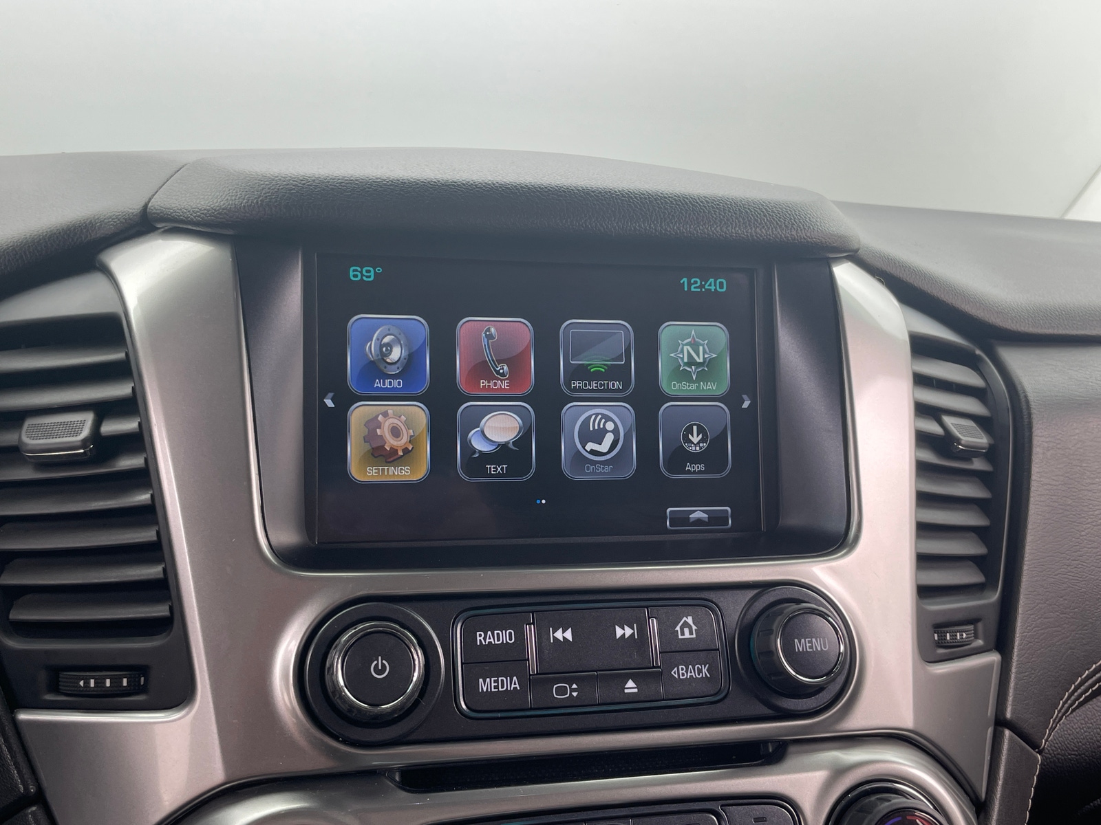 Thumbnail: 2019 Chevrolet Tahoe - 3