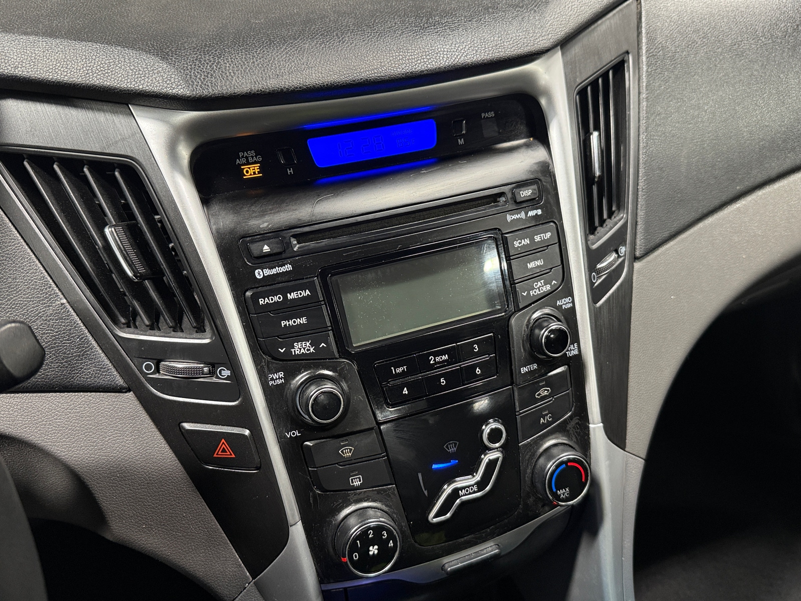 Thumbnail: 2012 Hyundai Sonata - 4