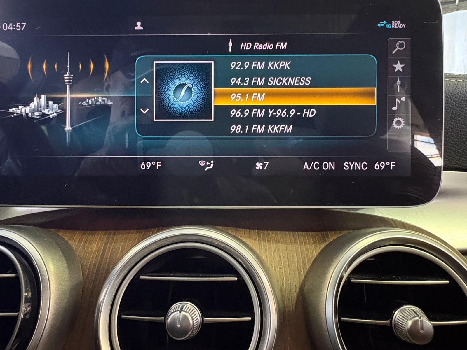 Thumbnail: 2020 Mercedes-Benz C-Class - 3