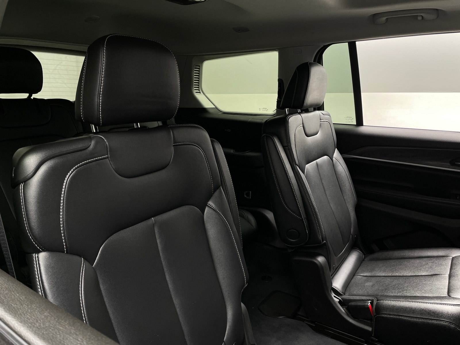 Thumbnail: 2023 Jeep Grand Cherokee L - 5
