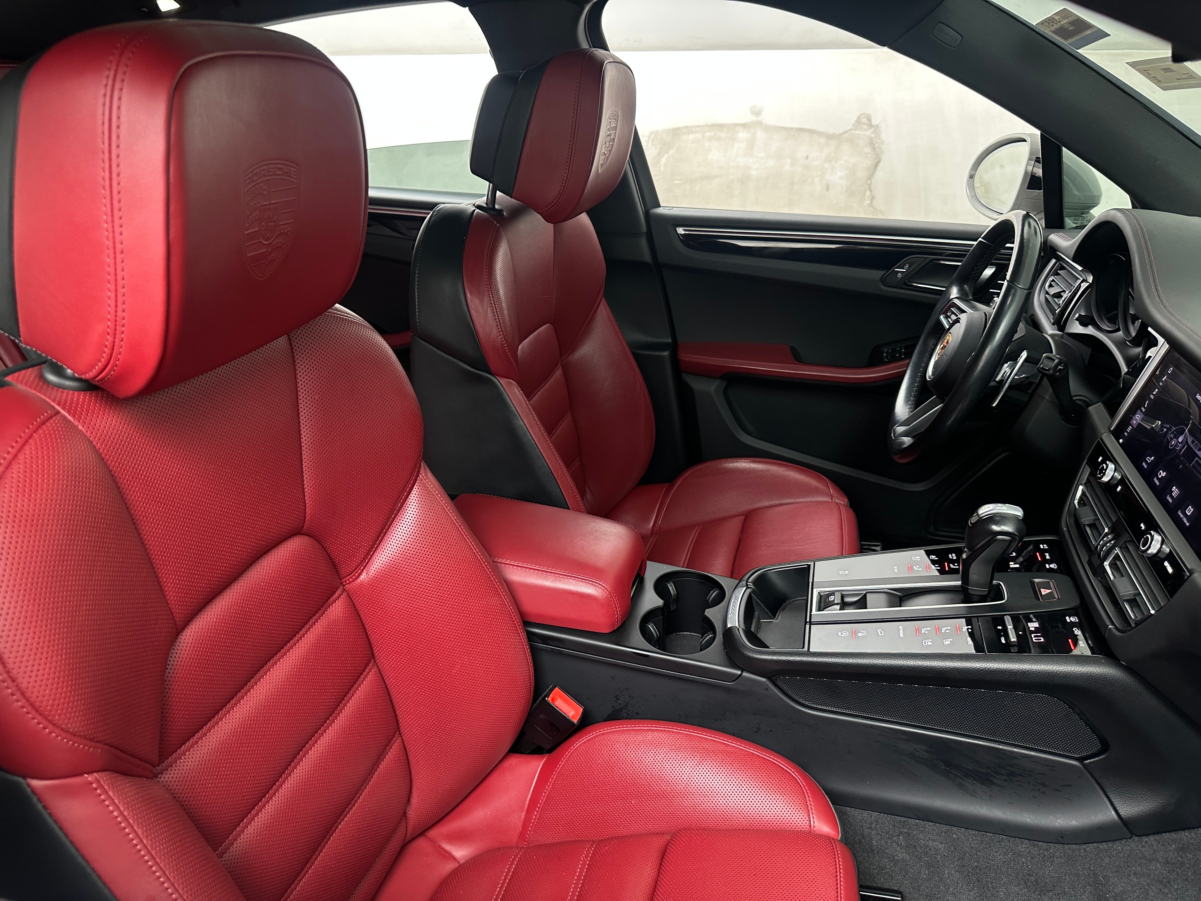 2023 Porsche Macan T