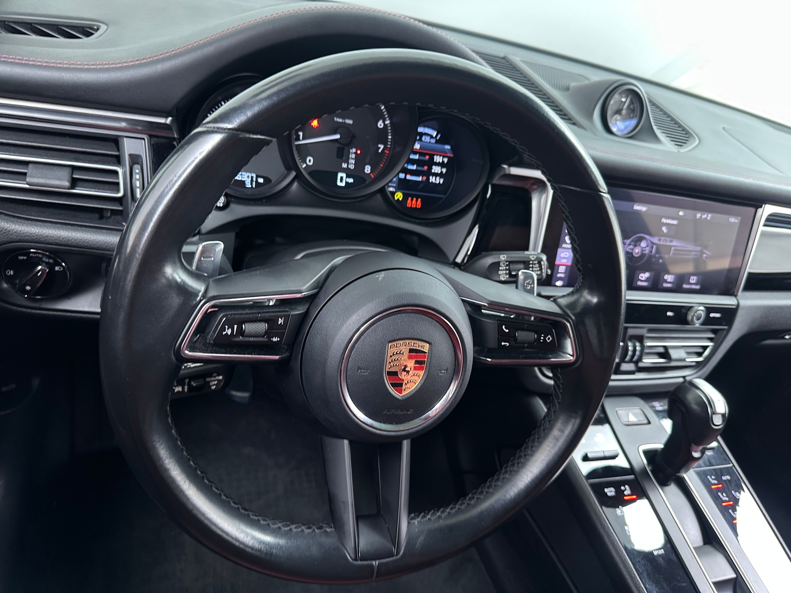 Thumbnail: 2023 Porsche Macan - 4