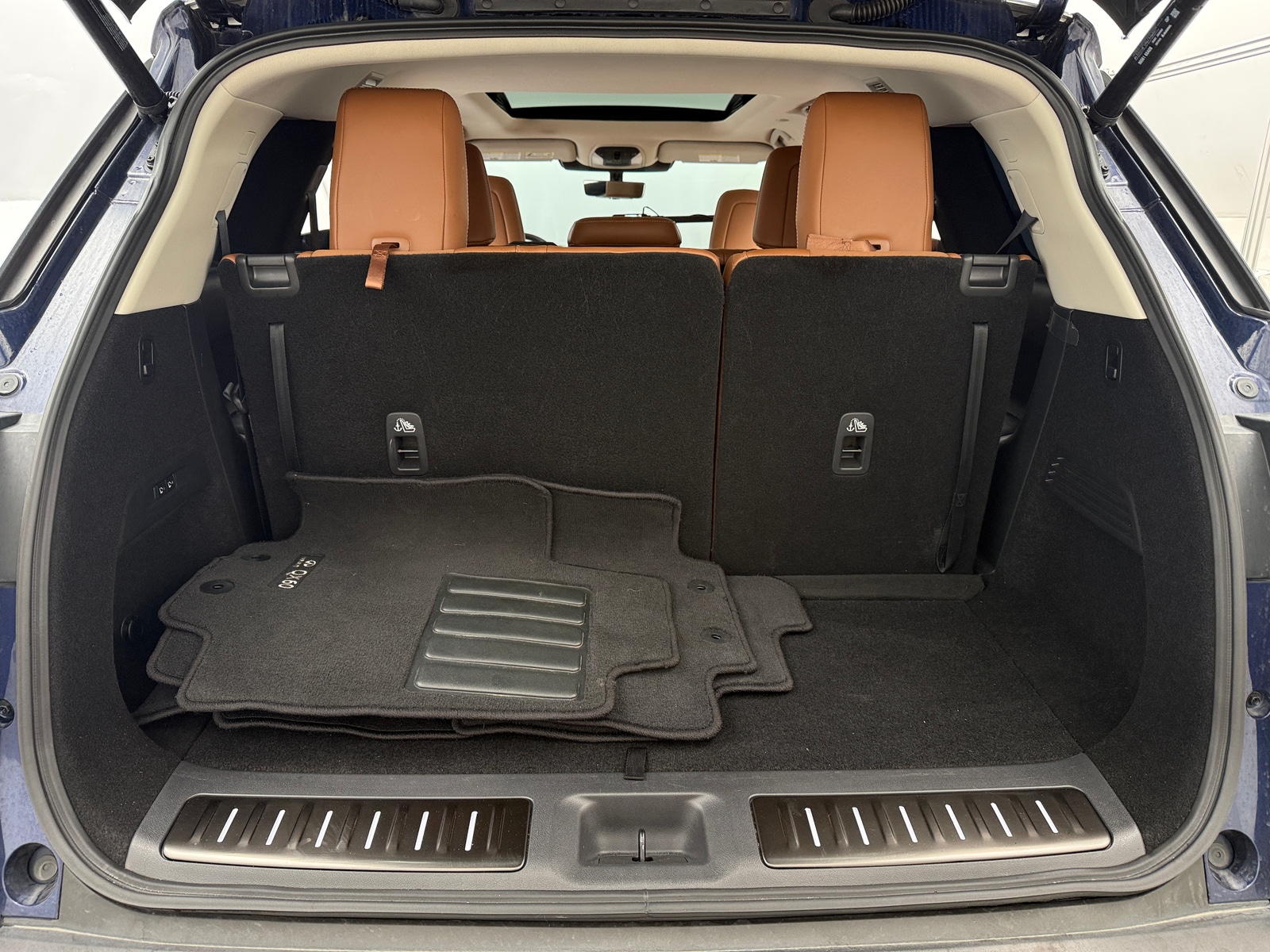 Thumbnail: 2025 INFINITI QX60 - 6