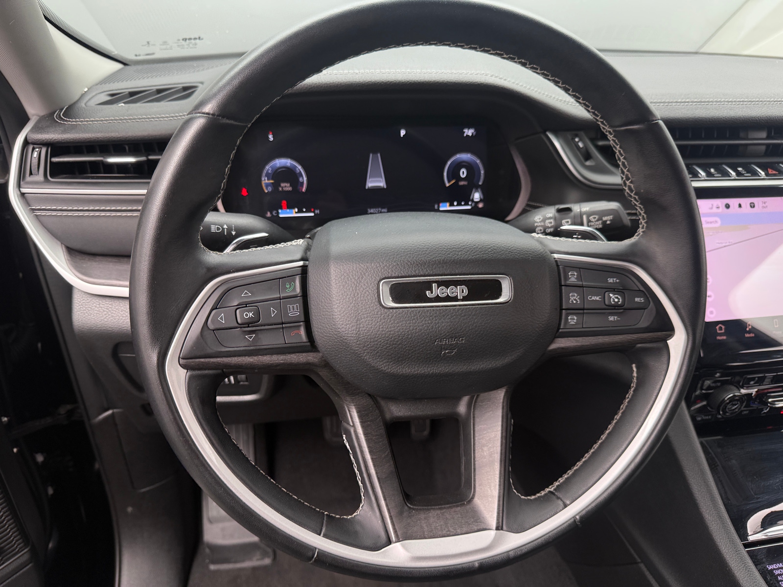 Thumbnail: 2022 Jeep Grand Cherokee L - 4