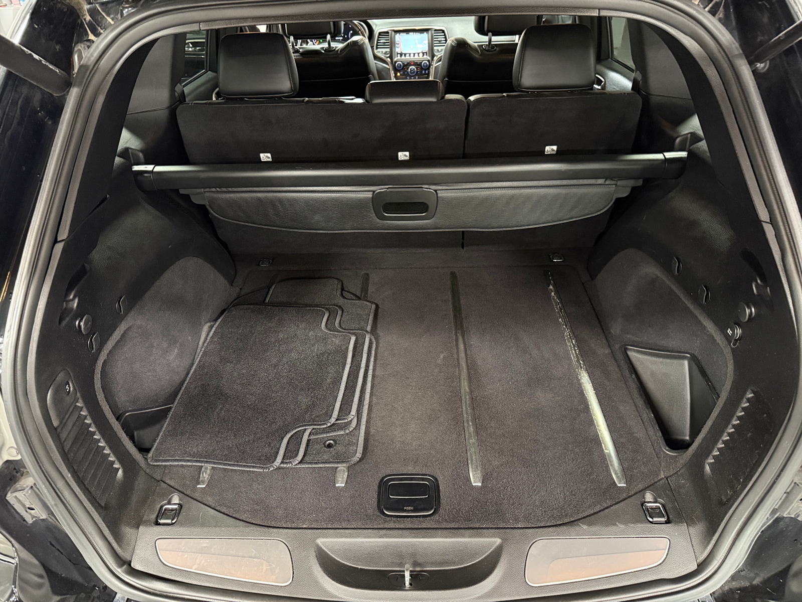 Thumbnail: 2015 Jeep Grand Cherokee - 6