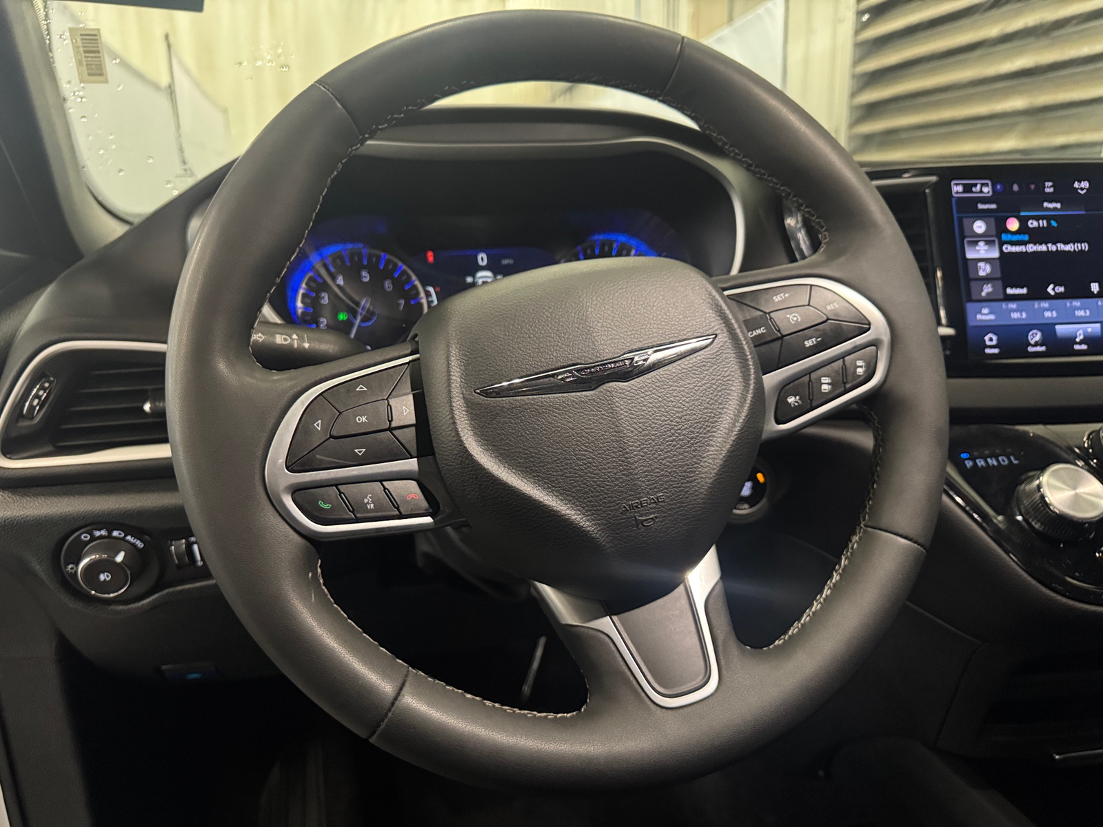 Thumbnail: 2025 Chrysler Pacifica - 4