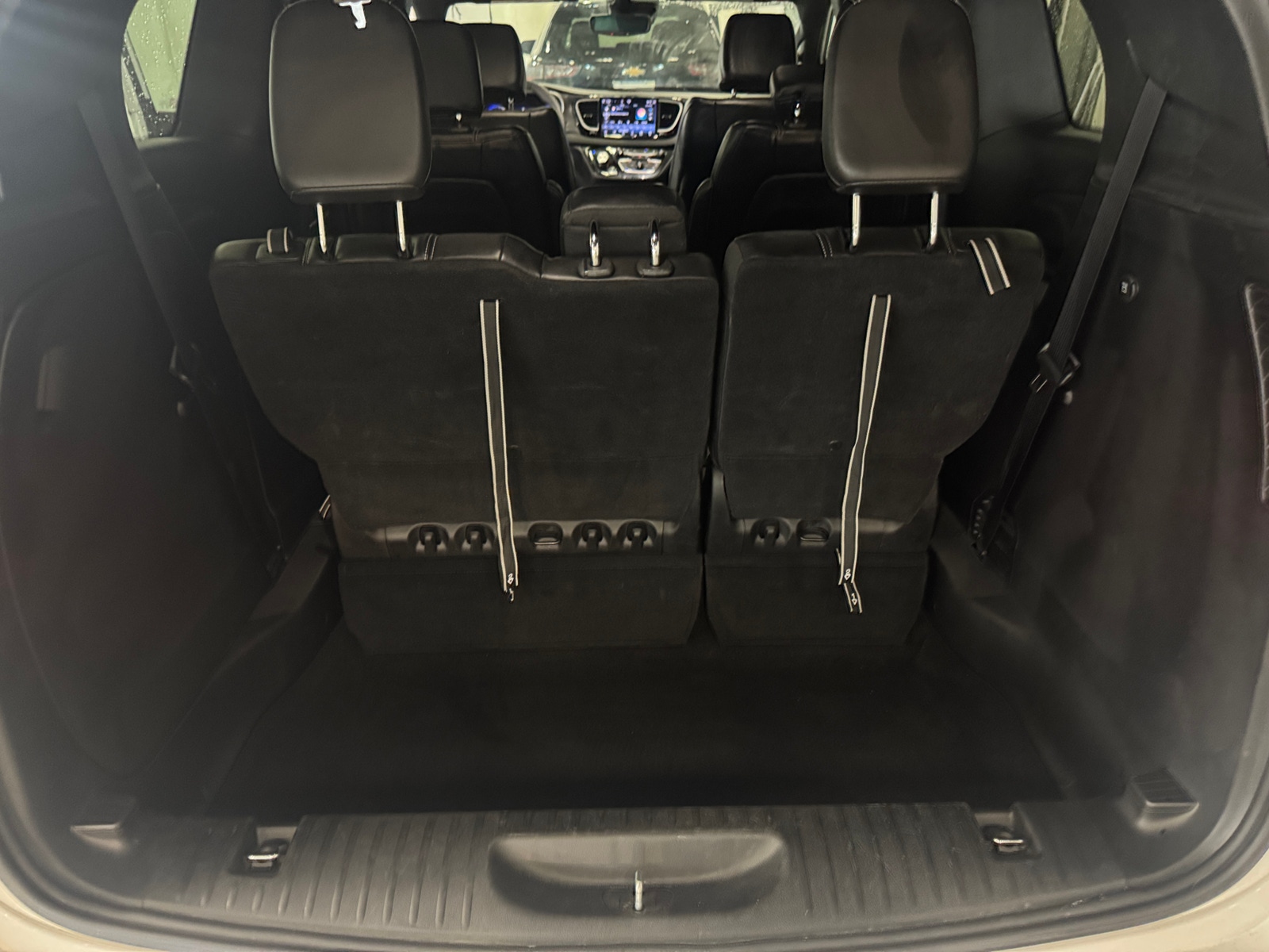 Thumbnail: 2025 Chrysler Pacifica - 6