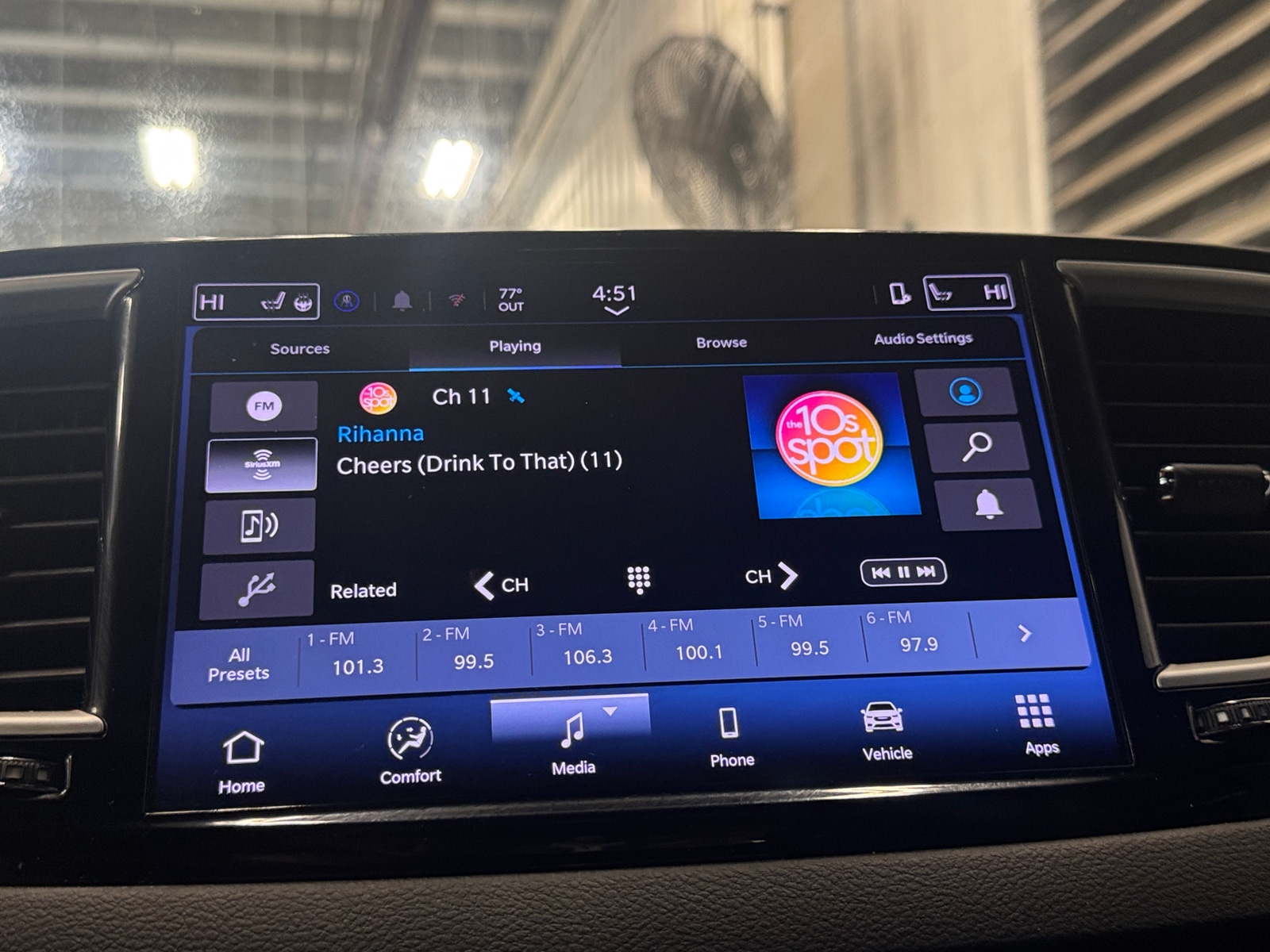 Thumbnail: 2025 Chrysler Pacifica - 3