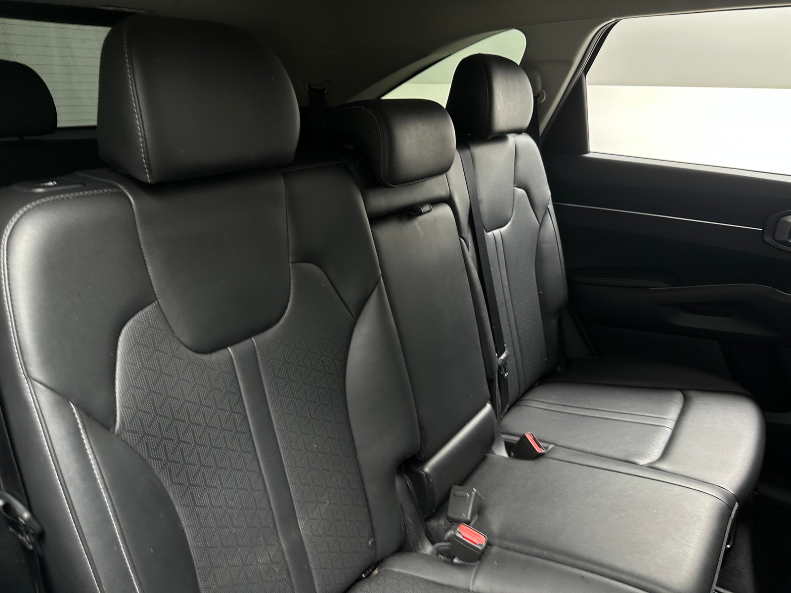 Thumbnail: 2023 Kia Sorento - 5