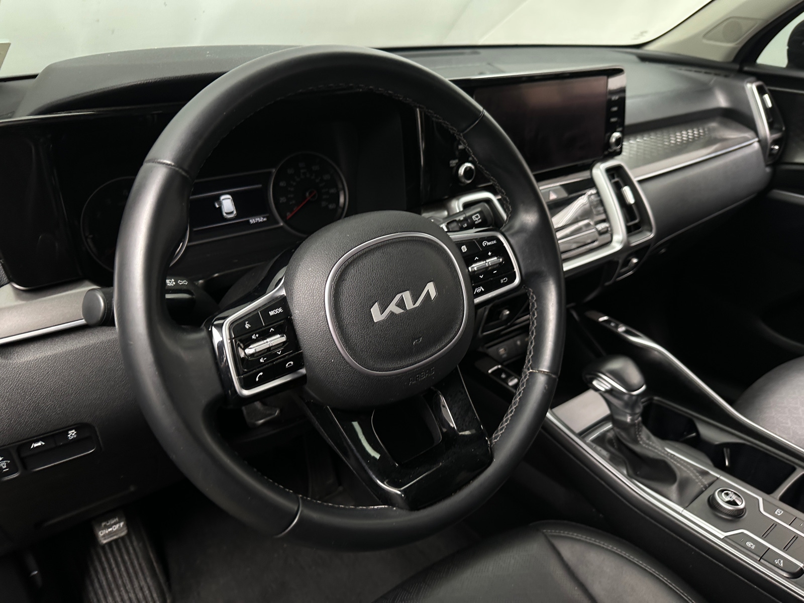 Thumbnail: 2023 Kia Sorento - 4