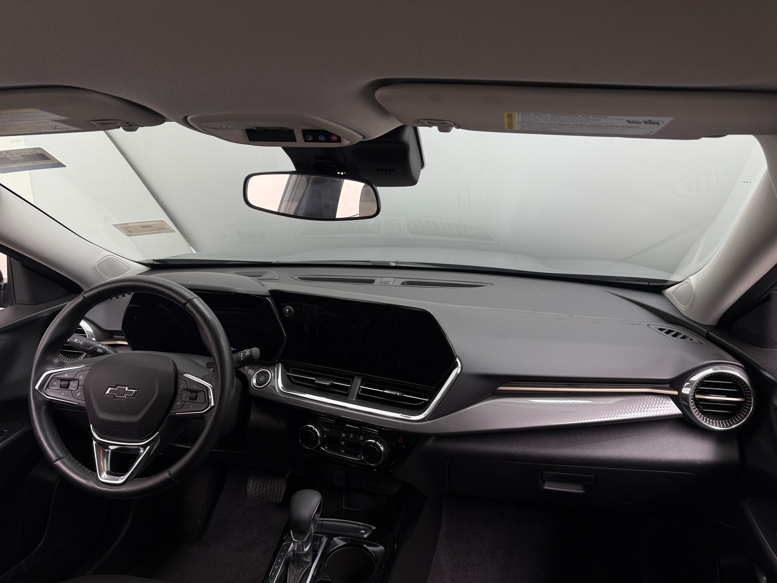 Thumbnail: 2025 Chevrolet Trax - 2