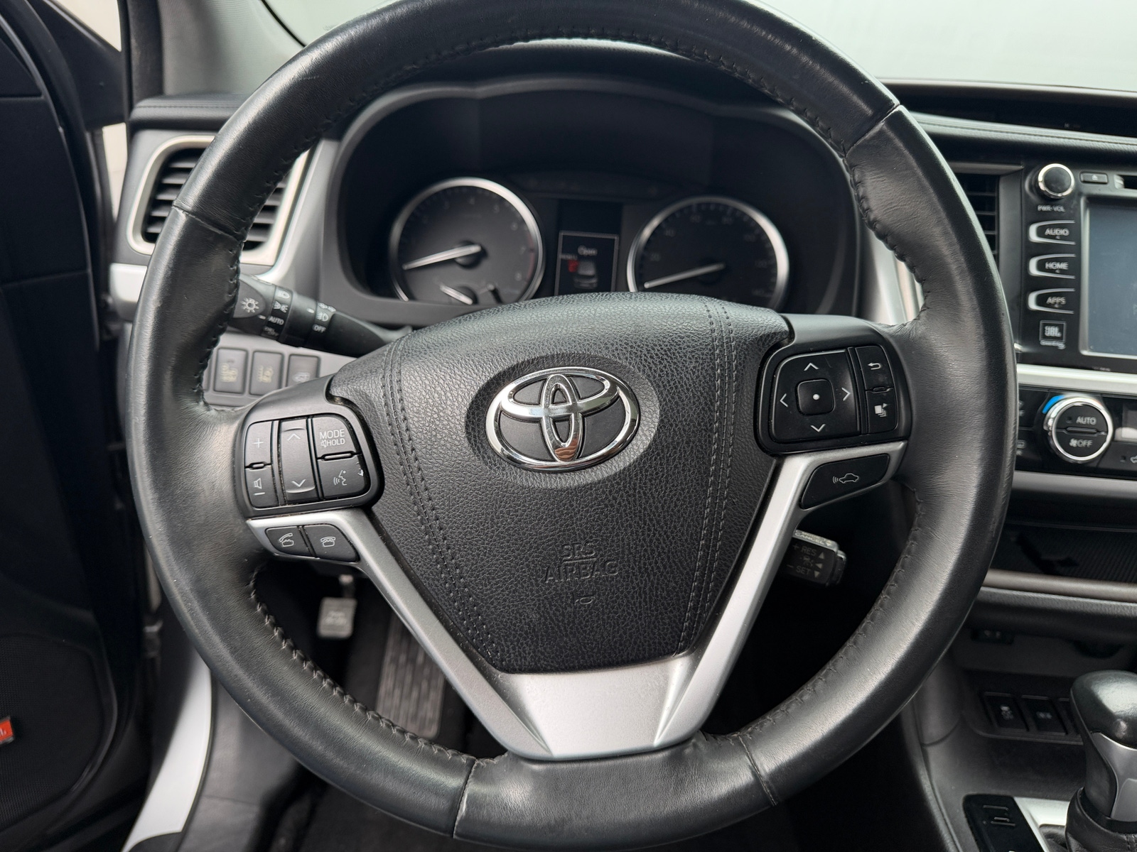 Thumbnail: 2016 Toyota Highlander - 4