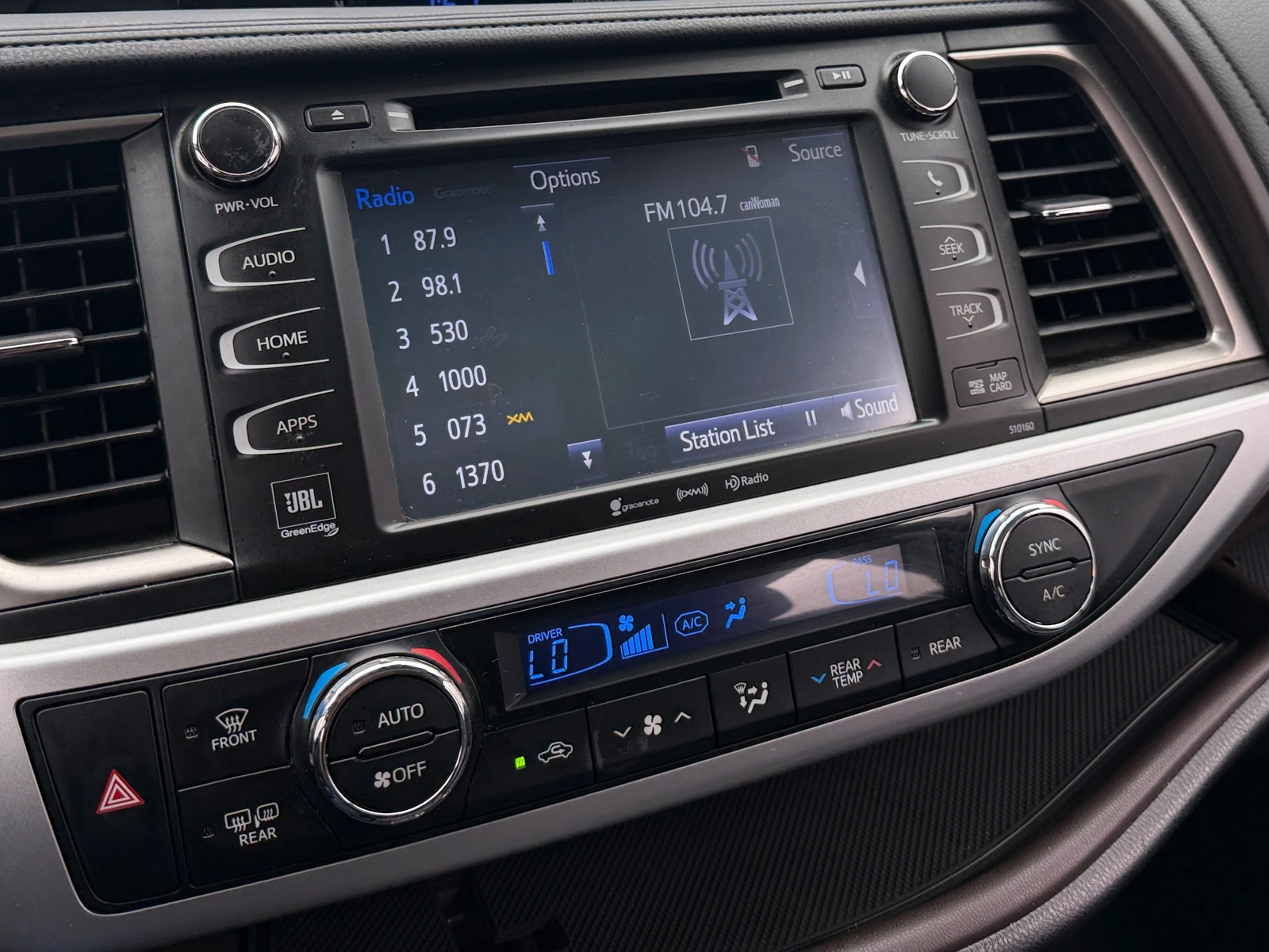 Thumbnail: 2016 Toyota Highlander - 3