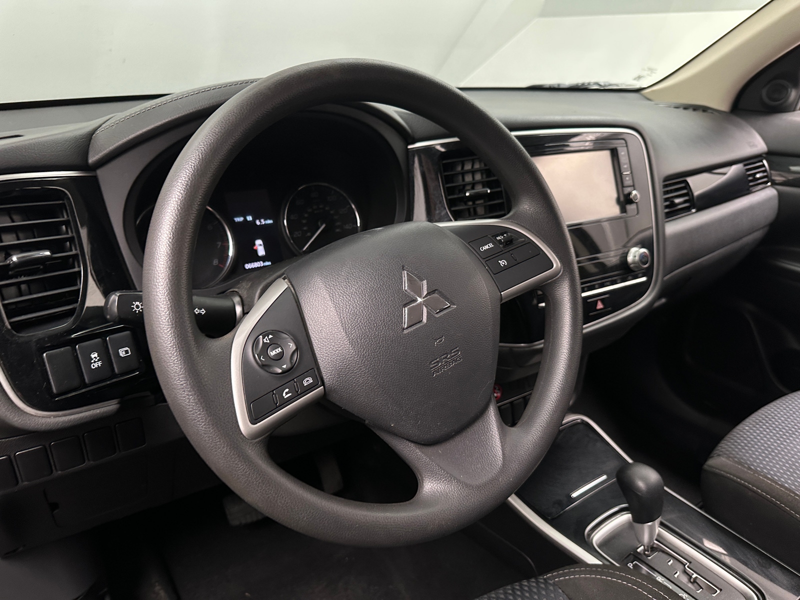 Thumbnail: 2020 Mitsubishi Outlander - 5