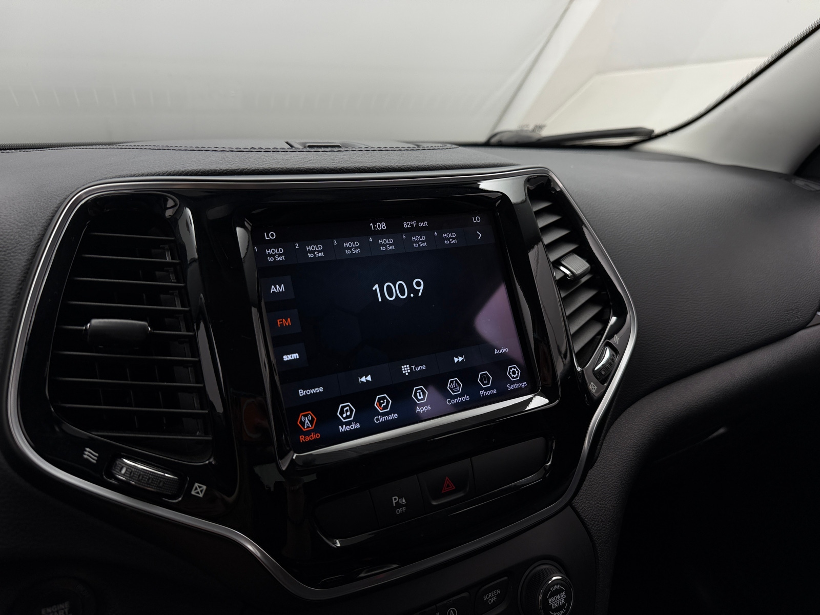 Thumbnail: 2020 Jeep Cherokee - 3