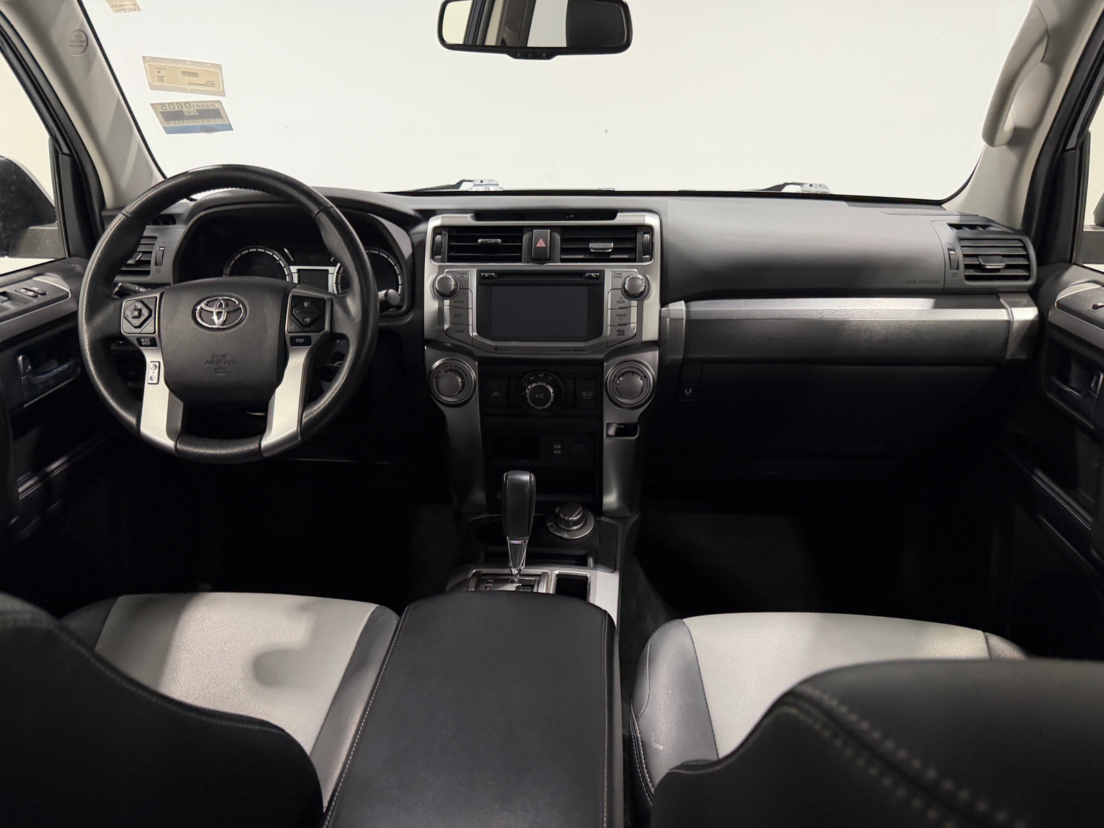 Thumbnail: 2017 Toyota 4Runner - 3
