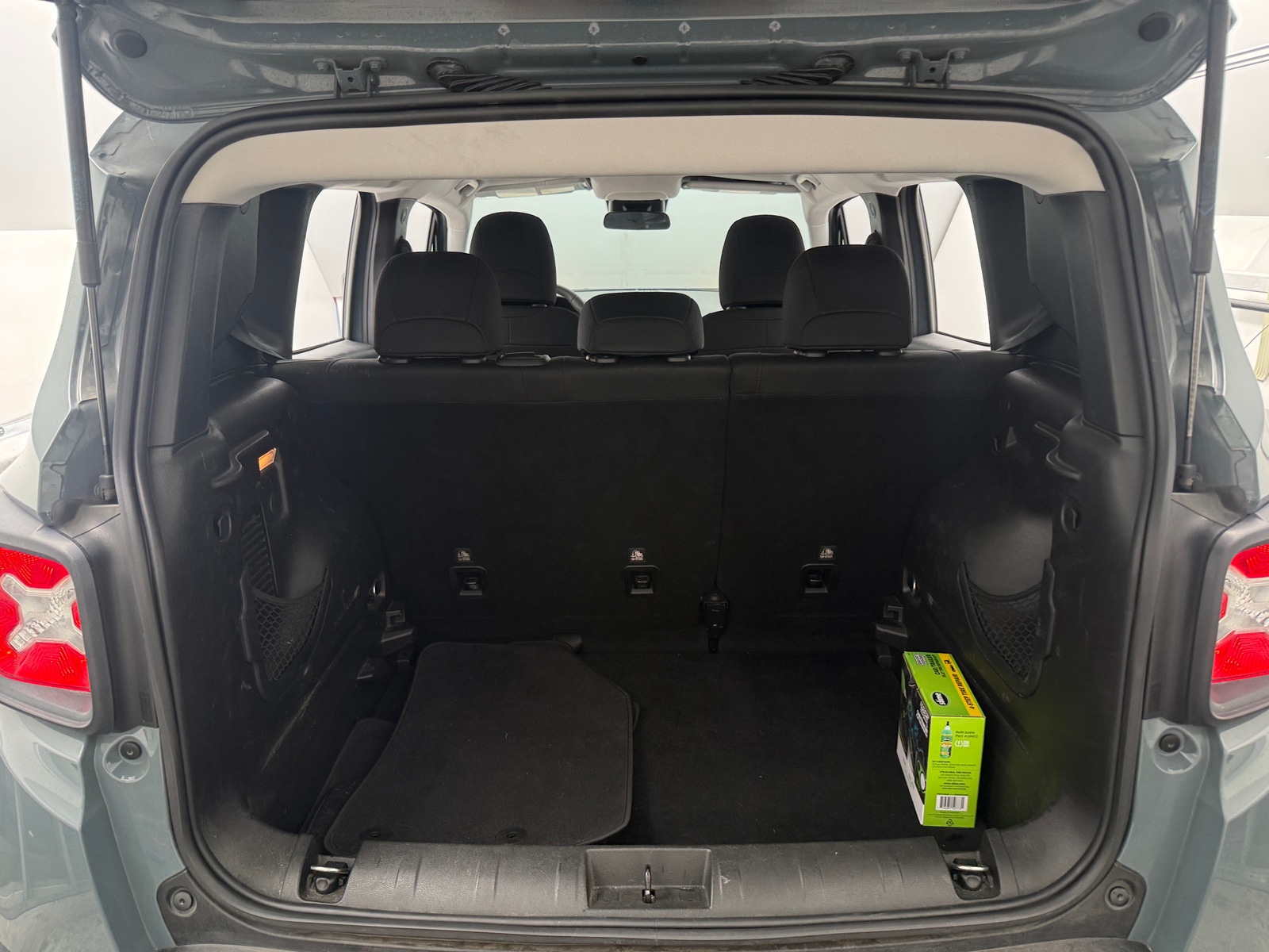 Thumbnail: 2018 Jeep Renegade - 7