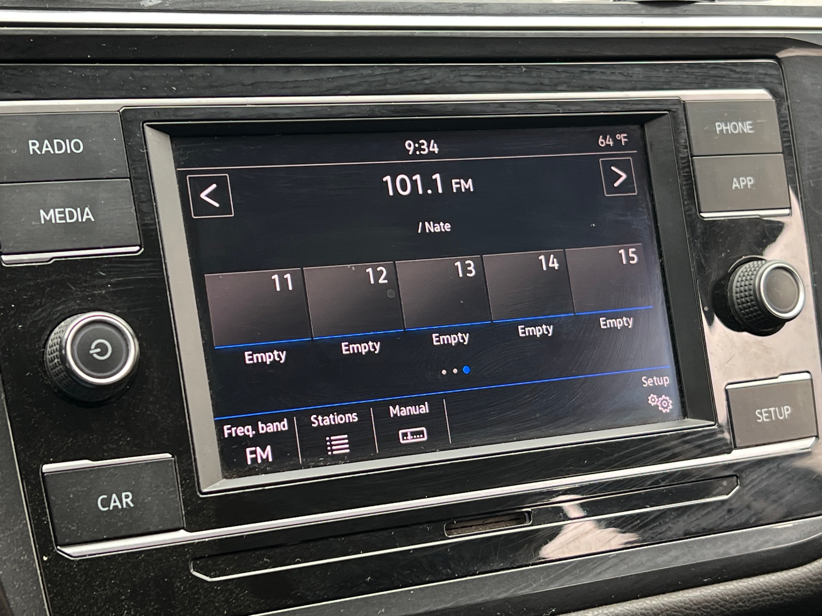 Thumbnail: 2018 Volkswagen Tiguan - 4