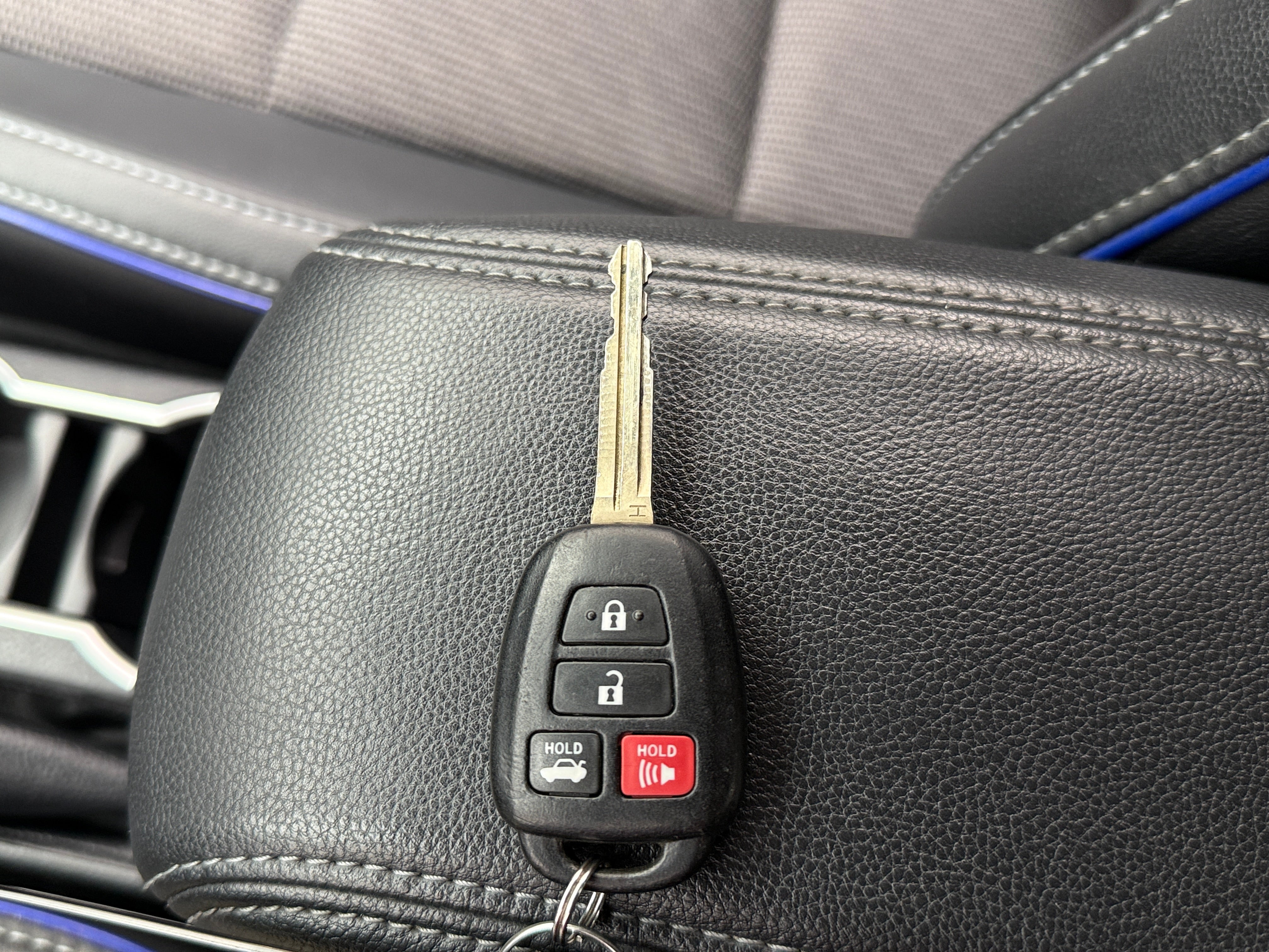2T1BURHE3HC884325