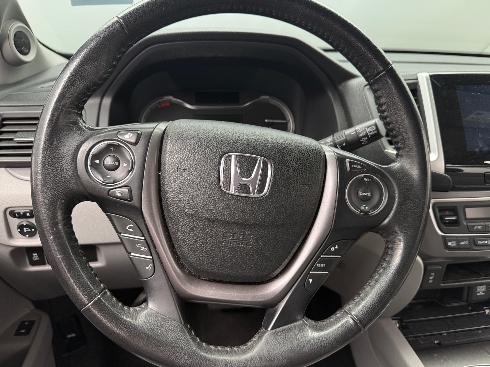Thumbnail: 2017 Honda Pilot - 4