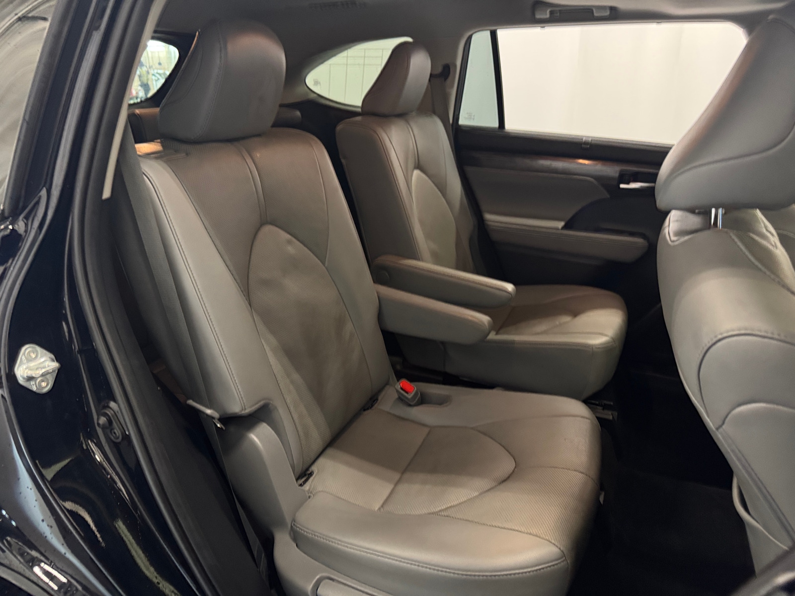 Thumbnail: 2020 Toyota Highlander - 6