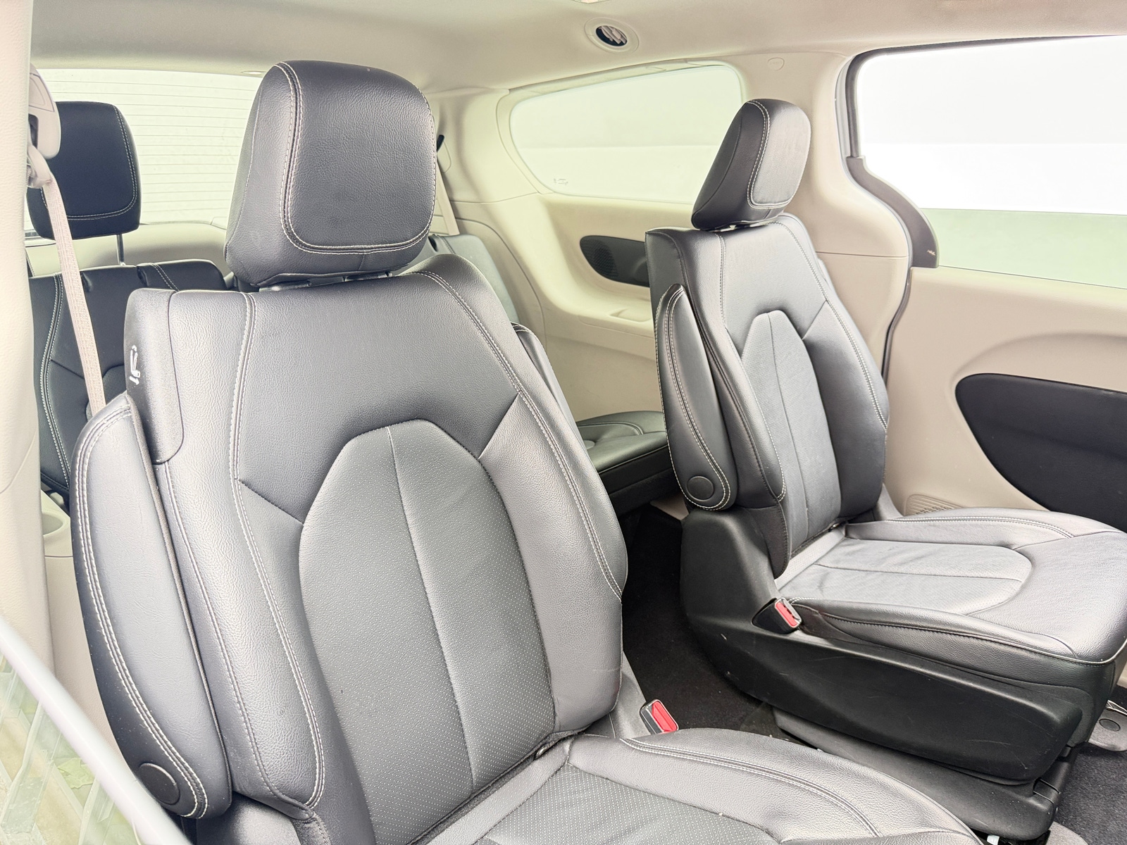 Thumbnail: 2022 Chrysler Pacifica - 5